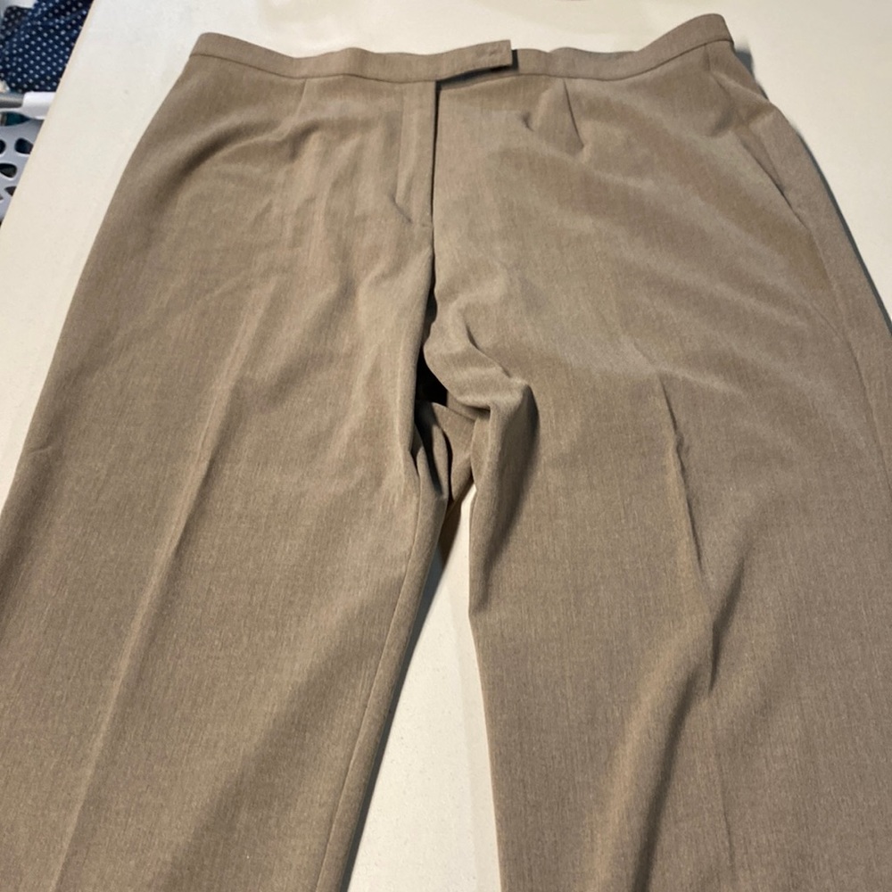 Short dress slacks by jm collection 18w never worn